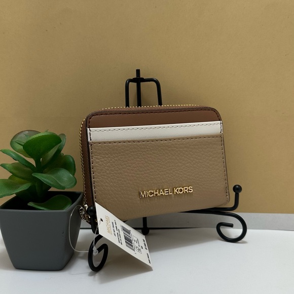 Michael Kors Card Holder - Picture 3 of 9